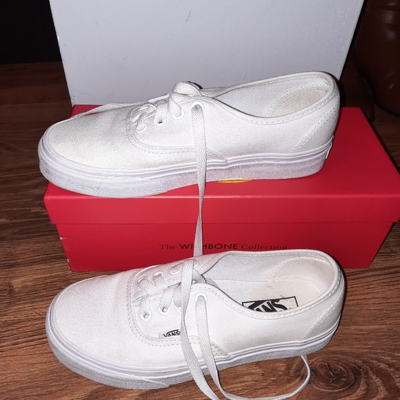 🍎Sold🍎 Vans 6.5 - Picture 3 of 3